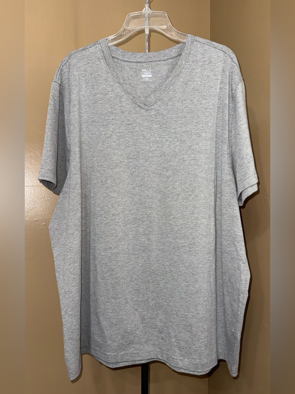 Mens Heather Gray V-Neck Tee. Size XXL.